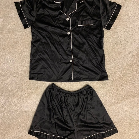 Black & White Satin Pajama Set♥︎ - Picture 3 of 5